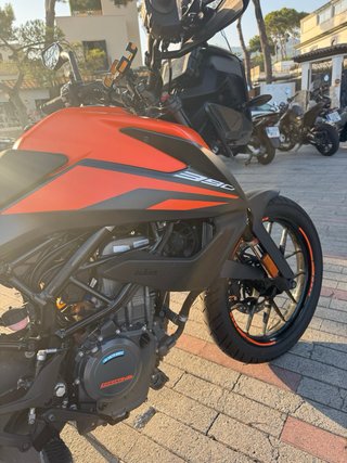 KTM 390 Adventure Negra y Naranja
