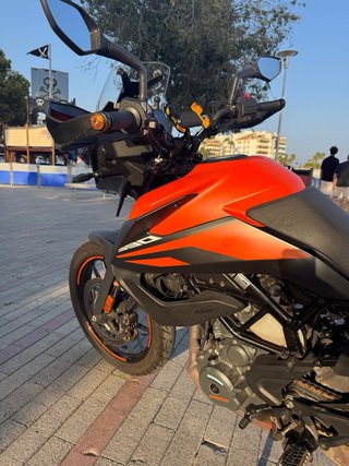 KTM 390 Adventure Negra y Naranja