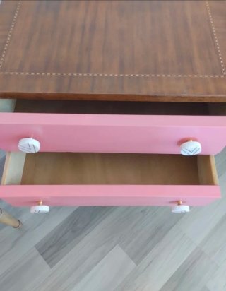 Mesitas de noche restauradas rosa y madera