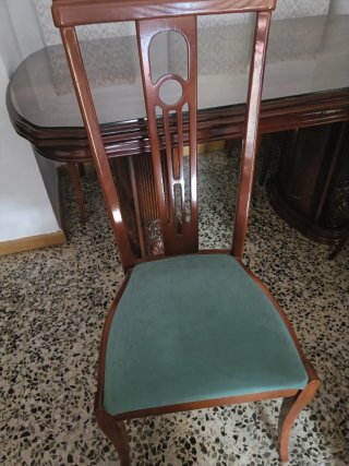 Mesa comedor extensible cristal y 4 sillas.