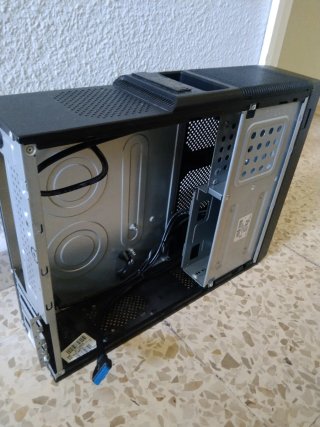 Carcasa PC Semitorre Negra
