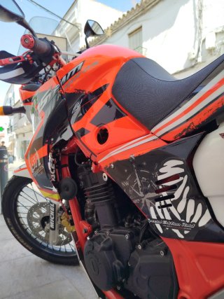 Kawasaki KLE 500 Adventure Naranja/Blanca