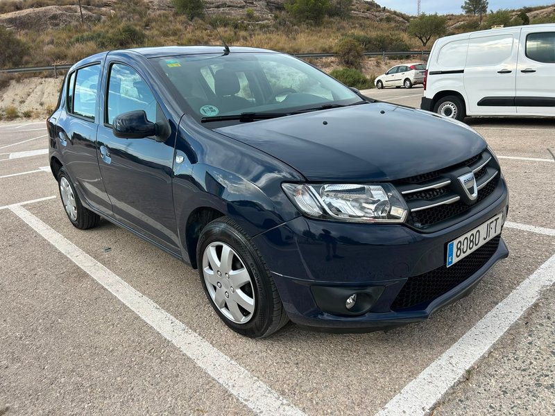 Dacia Sandero 2015 - foto 1