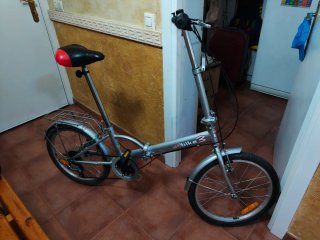 Bicicleta plegable plateada