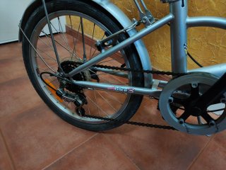 Bicicleta plegable plateada