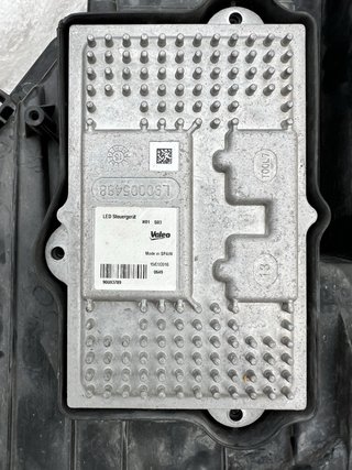 Faro derecho seat ateca