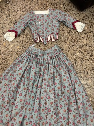 Falda valenciana tela indiana