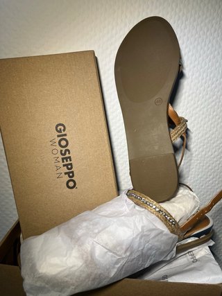 Sandalias Gioseppo mujer cuero marrón y plata