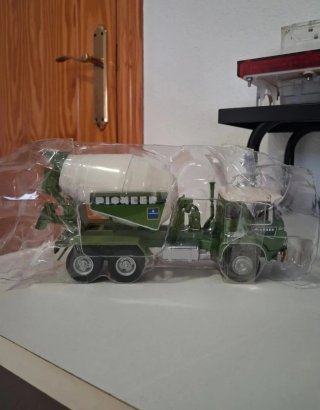 Camión Barreiros Centauro Pioneer escala 1:43