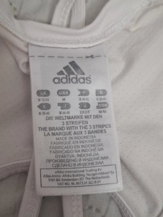 Camiseta deportiva Adidas blanca