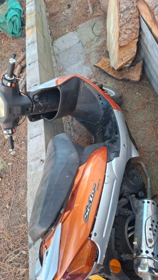 Ciclomotor Scooter Naranja y Plata