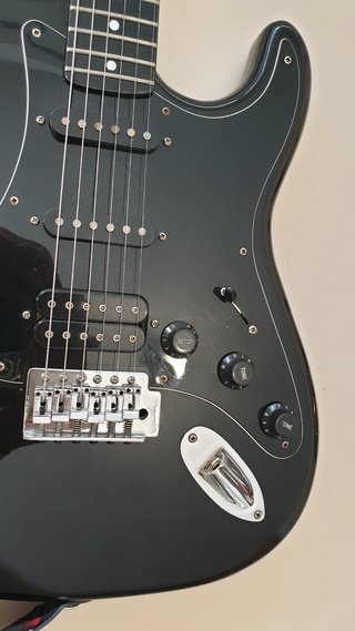 Guitarra Eléctrica Ashton Negra IVANEZ SIN USO CON