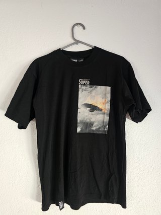 4 Camisetas Negras Estampadas
