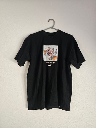 4 Camisetas Negras Estampadas