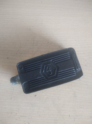 Pelas izquierdo para Vespino