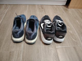 2 Pares Zapatillas Nike y Adidas Talla 42