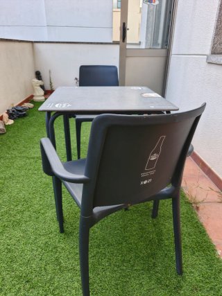 Mesa Estrella Galicia + 2 Sillas