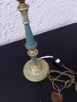 Lampada da tavolo in metallo e bronzo