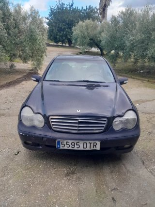 Mercedes-Benz Clase C 2005