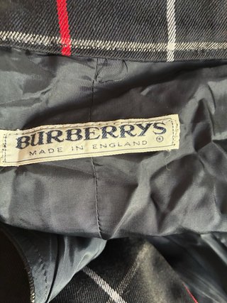 Falda Burberry Tartán Negro y Rojo