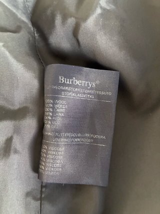 Falda Burberry Tartán Negro y Rojo