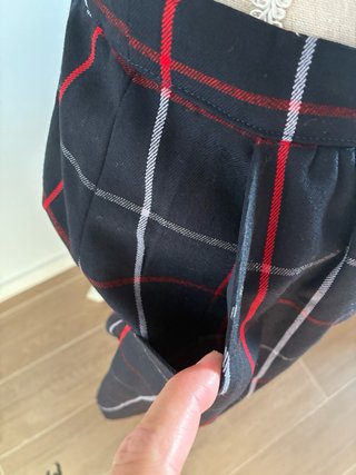 Falda Burberry Tartán Negro y Rojo