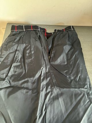 Falda Burberry Tartán Negro y Rojo