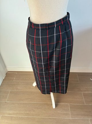 Falda Burberry Tartán Negro y Rojo
