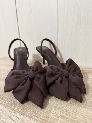 Zapatos tacón Zara lazo marrón