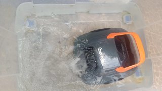 Robot Limpiafondos Gosvor Piscina Inalámbrico