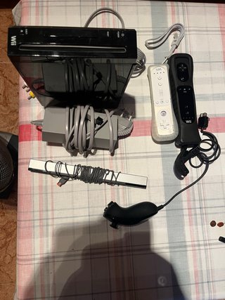Consola Nintendo Wii Negra y Blanca