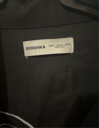 Camisa Bershka Negra Bordada