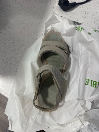 Sandalias Marrones y Blancas