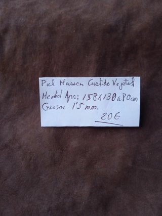 Piel curtido vegetal marrón 20€.
