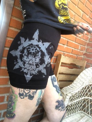 Mallas cortas calavera kaos