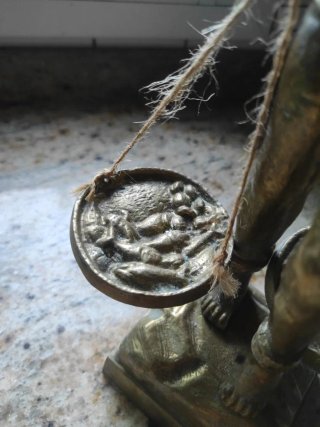 Figura Cenachero Bronce 34 cm de altura Base 9 cm