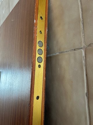 Puerta de madera blindada con cerradura multipunto