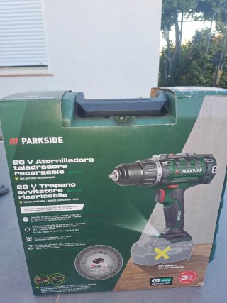 Taladro Atornillador Parkside con bateria y cargad