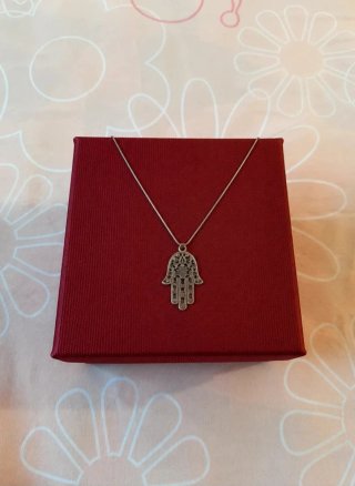 Collar mano de Fátima