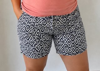 Bermudas estampadas azul y blanco
