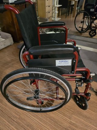 Sedia a rotelle spinta manuale