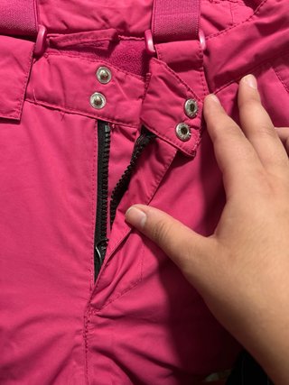 Mono de nieve rosa para niña