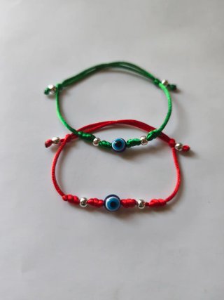 Llaveros, pulseras y colgantes