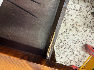 Mesa auxiliar antigua de madera