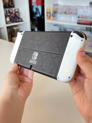 Nintendo Switch OLED Edición ZELDA + 4 Juegos