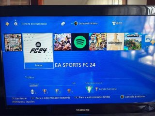Consola PS4 + vários jogos