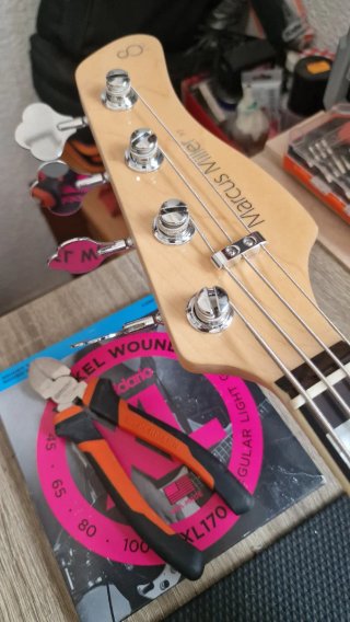 Bajo Sire Marcus Miller P7 4 cuerdas activo