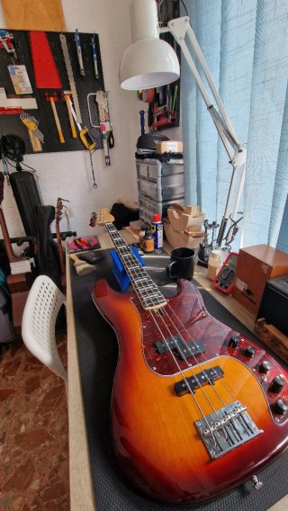 Bajo Sire Marcus Miller P7 4 cuerdas activo