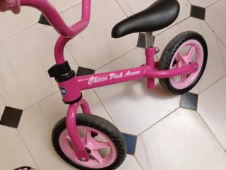 Bicicleta de aprendizaje rosa