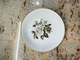 Jarrón Royal Worcester con plato y caja